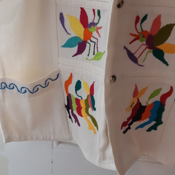 Embridered Top - Picture 3 of 3